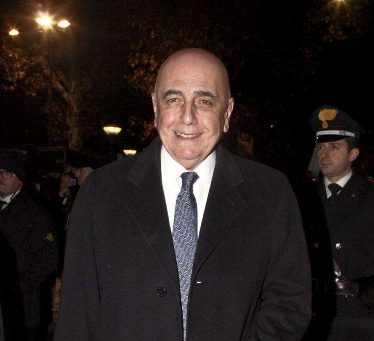 Milan, Galliani: "Nessun nuovo difensore. Tevez? Speriamo il Psg molli"