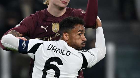 Juventus, Danilo potrebbe non essere convocato per la Supercoppa: le ultime novità 