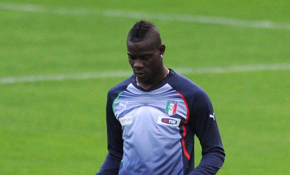 Man. City, Balotelli si opera di nuovo