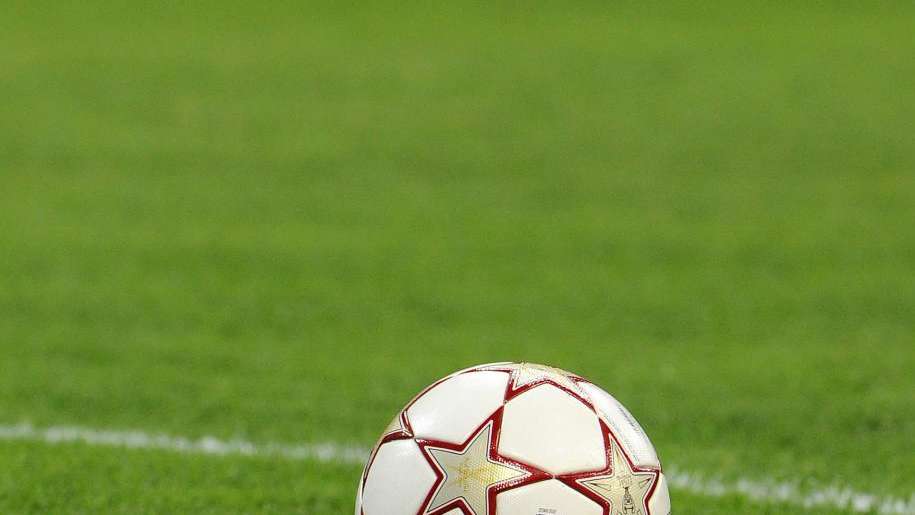 È corsa a due per un giovane centrocampista del Moenchengladbach