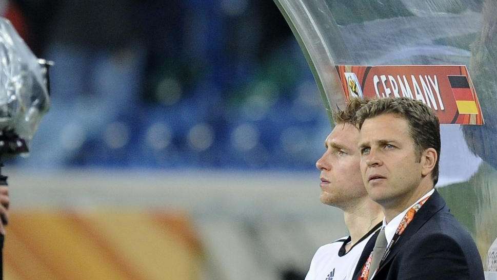 Schalke04, Bierhoff spinge Neuer in Inghilterra
