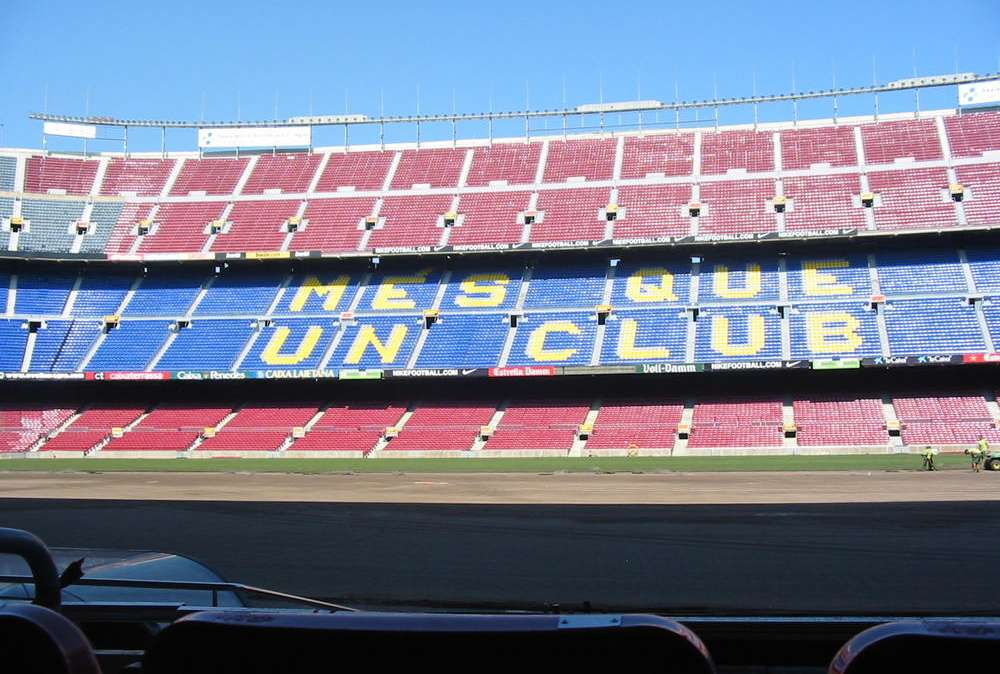 Barcellona, Abidal torna a casa