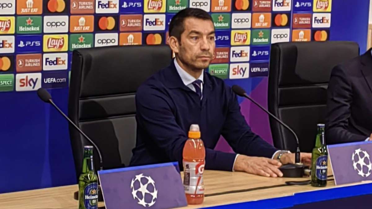 Besiktas, van Bronckhorst: "Qualificazione meritata, è stata dura ma ora sogniamo la finale"