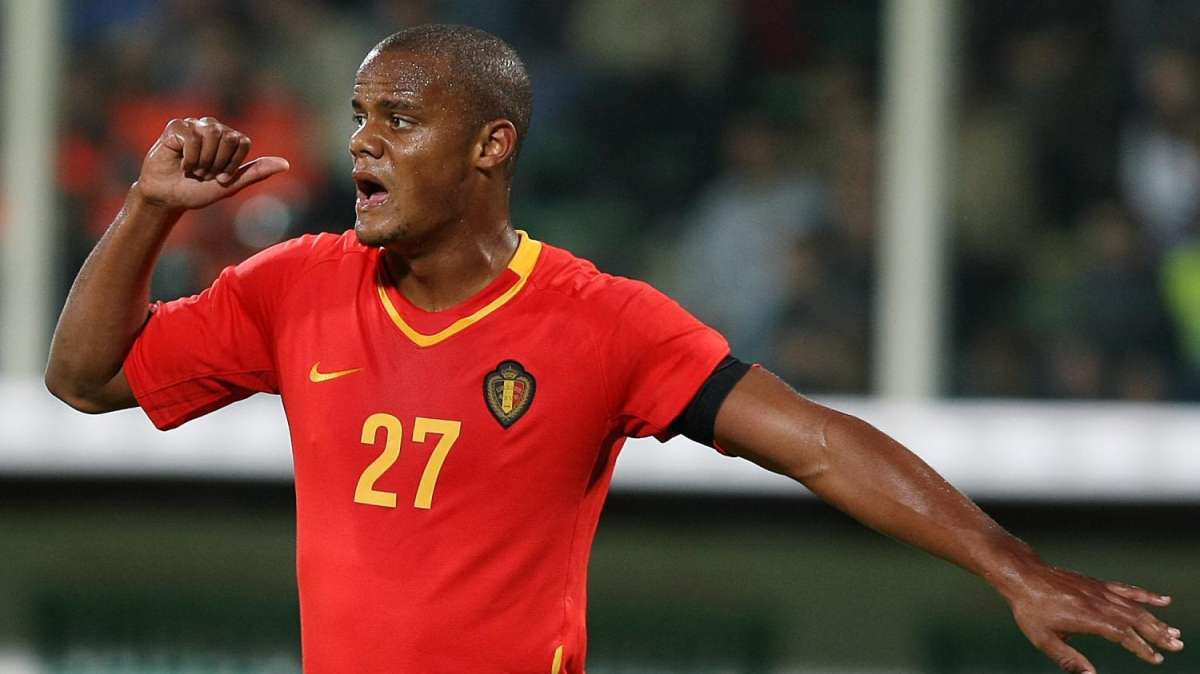 Man. City, Kompany sicuro: "Non vado al Barça"