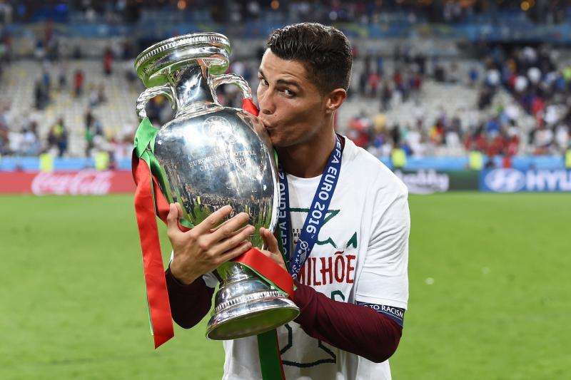 Portogallo devastato dagli incendi. L'aiuto e l'appello di Cristiano Ronaldo