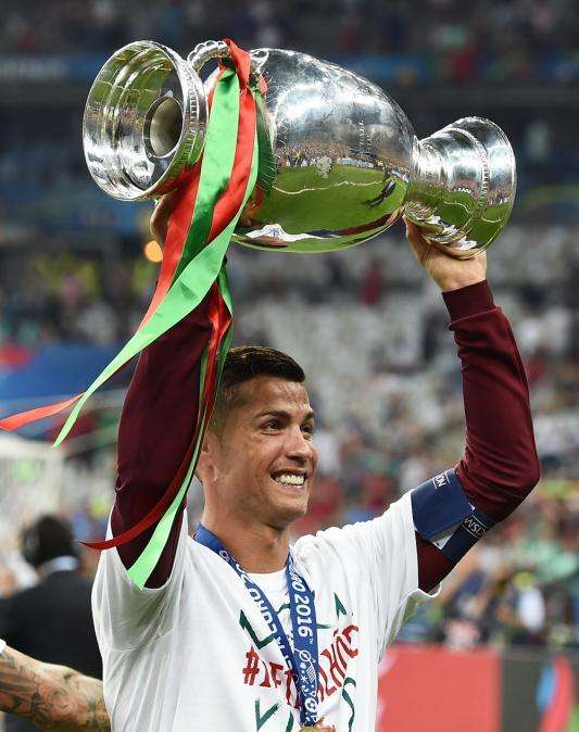 Ronaldo elogia Zidane: "Felice che sia rimasto"