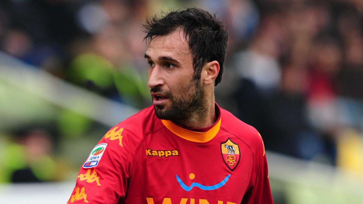 Roma, Vucinic medita l'addio