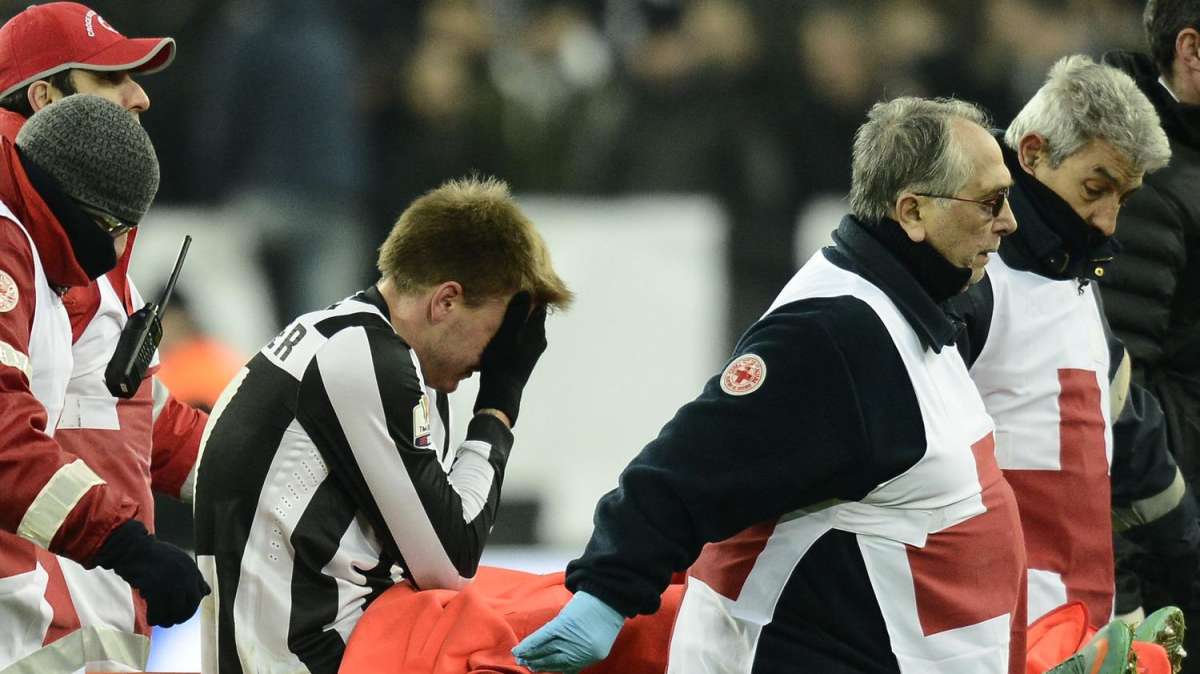Juventus, con Bendtner ko ora serve una punta