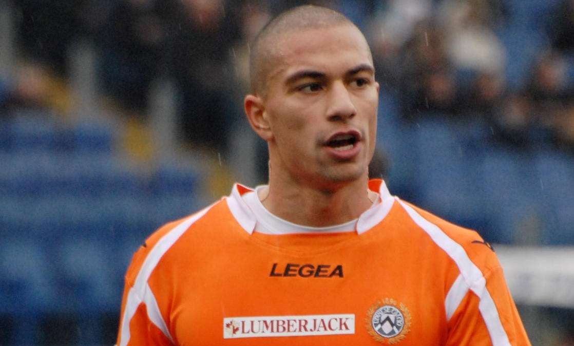 Napoli, Inler: "Non ho firmato con il Napoli"