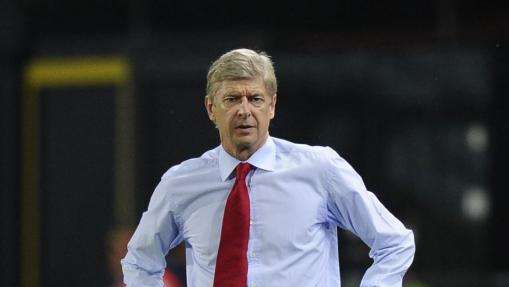 Napoli, Wenger: "Ha il 50% di possibilità di passare"