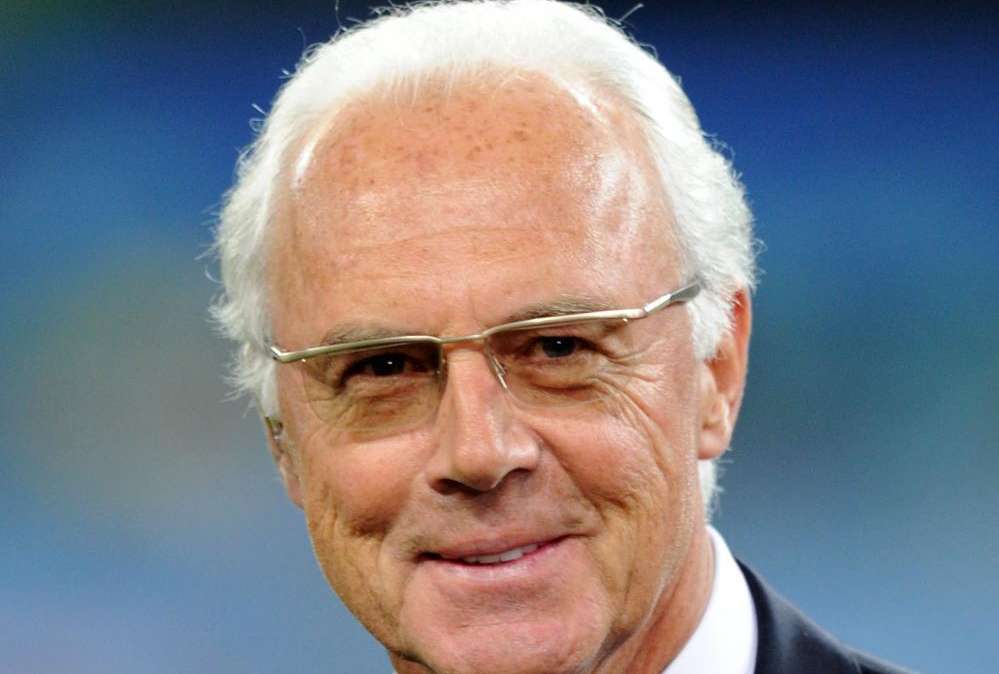 Bayern, Beckenbauer: "Inevitabile l'esonero di Van Gaal"
