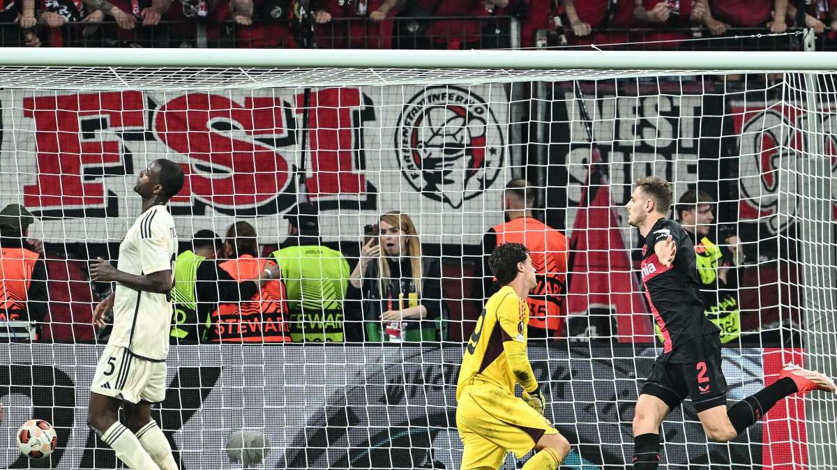 Bayern Monaco, rottura del legamento del ginocchio destro per Stanisic: il bollettino medico