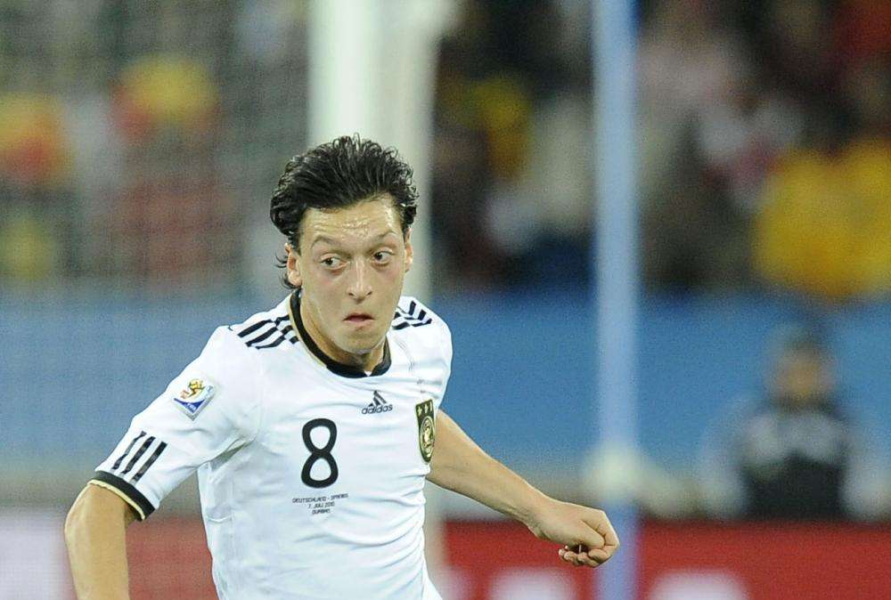 Real, stop per Ozil: rischia di saltare il Milan