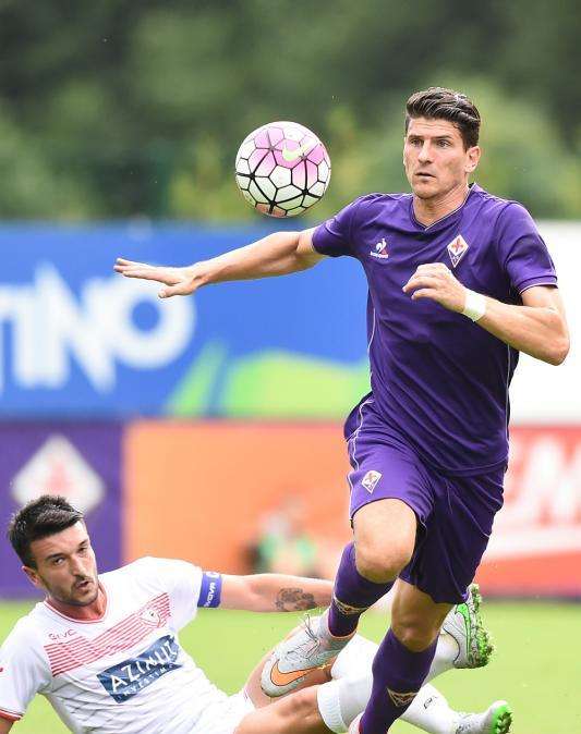 Gomez vicino al Manchester United