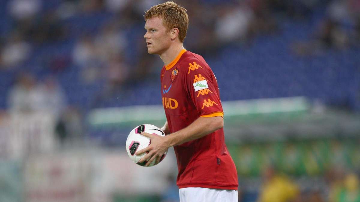 Roma, si rivede Riise. De Rossi, fastidio al quadricipite