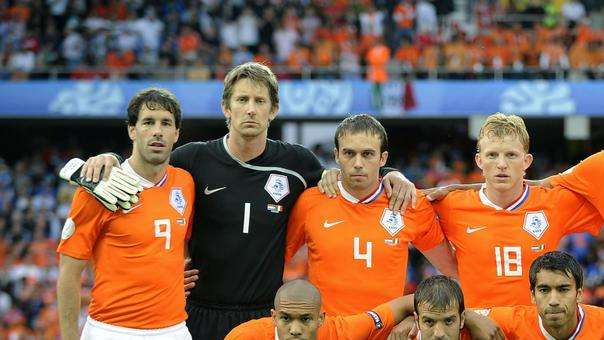 Manchester United, Van der Sar potrebbe continuare