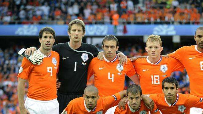 Man. United, van der Sar non cambia idea