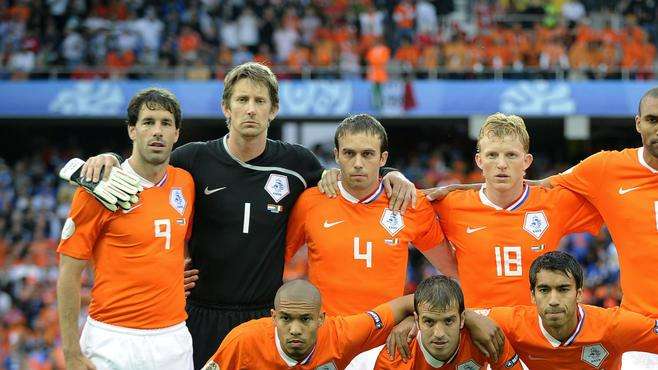 Ajax, De Boer chiama Van der Saar