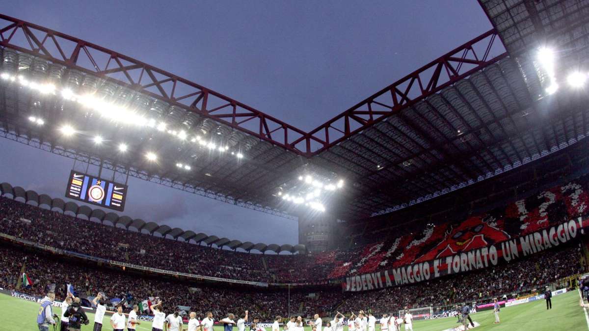 Milan, Galliani: "Se l'Inter va via da San Siro lo compriamo noi"