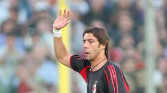 Benfica, furia Rui Costa sugli arbitri