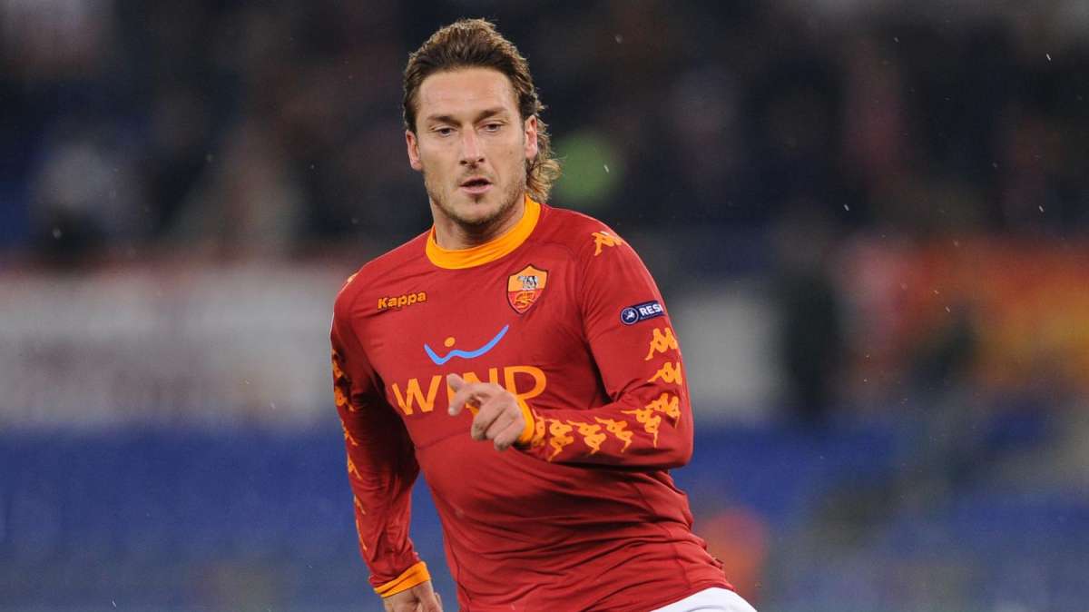 Roma, Totti: Roma, Totti: "Con Burdisso? Lui argentino, io romano..."