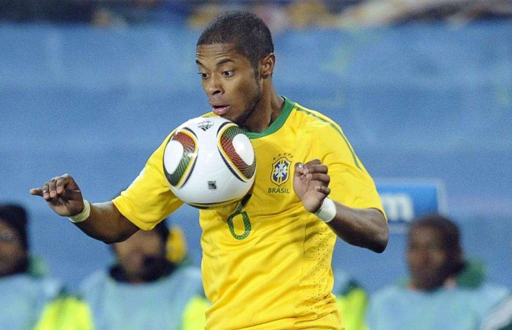 Lione, Bastos; "Per la Juve rinuncerei alla Champions League"
