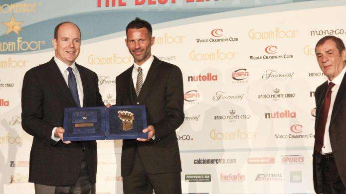 Manchester United, Giggs continua oltre i 40 anni
