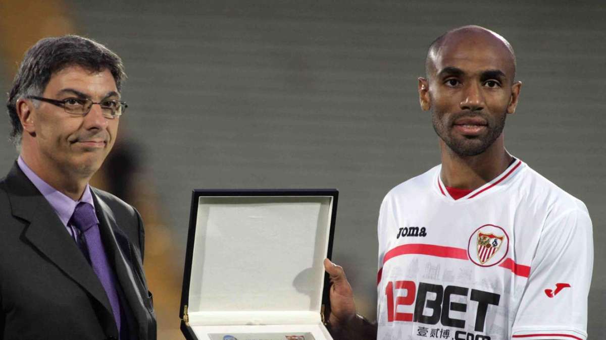 Siviglia, Kanouté saluta Spagna ed Europa