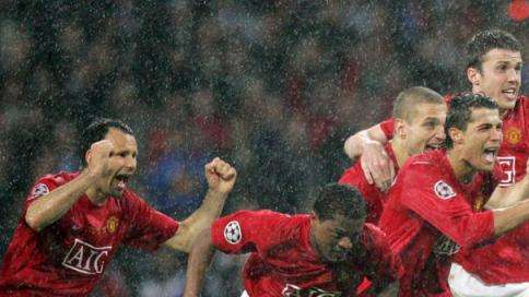Manchester United, Evra: "Cerchiamo di salvare la stagione"