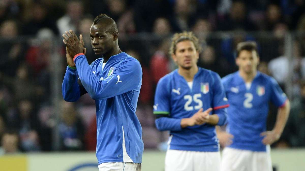 De Laurentiis esalta Balotelli: "Uomo straordinario"
