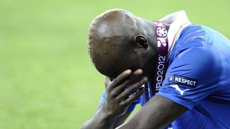 Man. City, Balotelli frenato dall'influenza