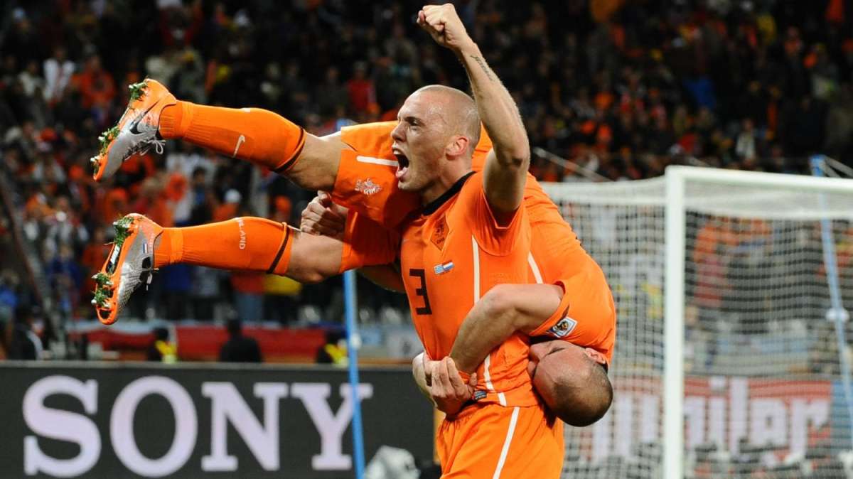 Bayern Monaco, Heitinga dice no
