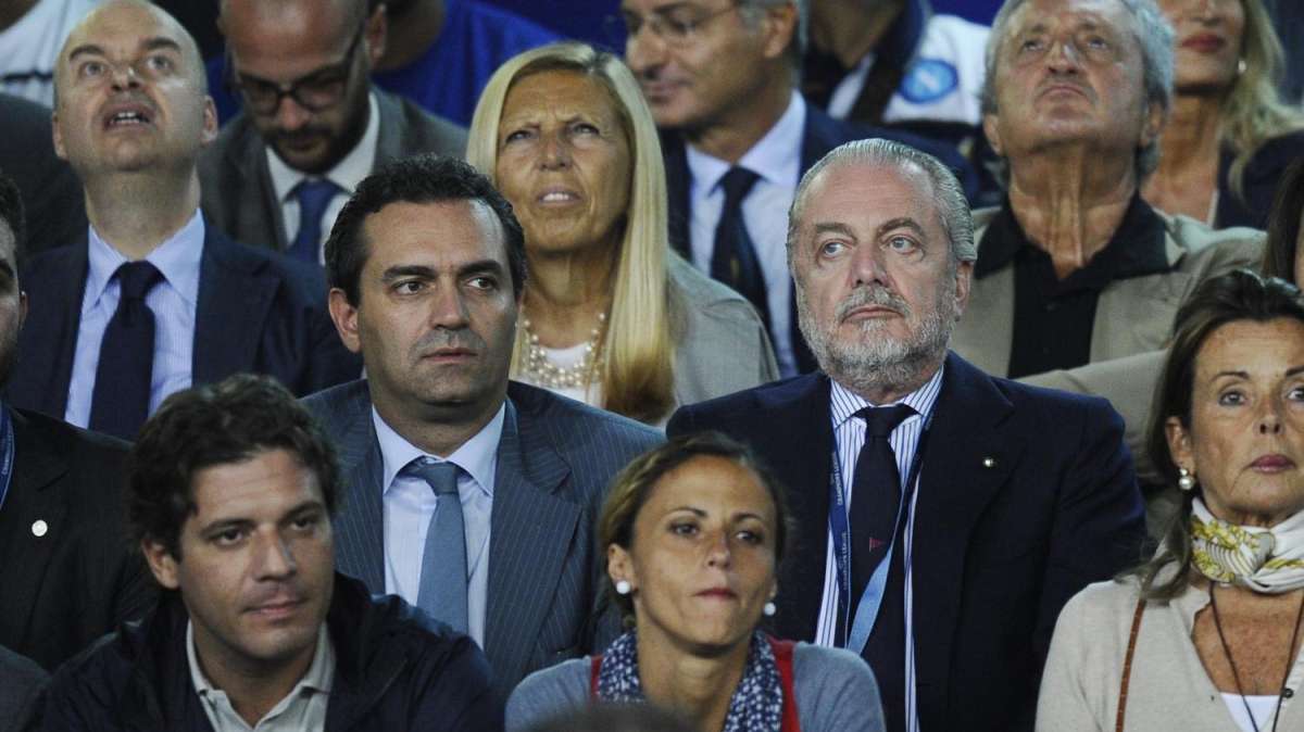 Napoli, De Magistris: "Io e De Laurentiis faremo lo stadio nuovo"