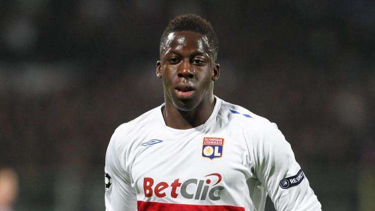 Arsenal, Wenger alla caccia di un laterale mancino