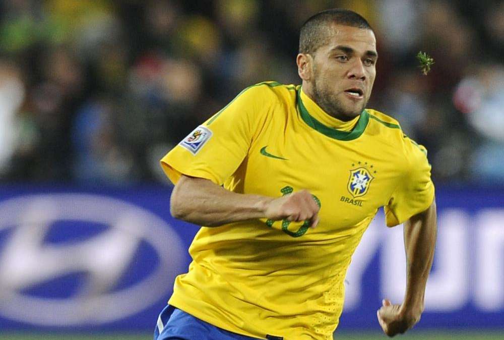 Barcellona, Dani Alves in vendita a giugno?