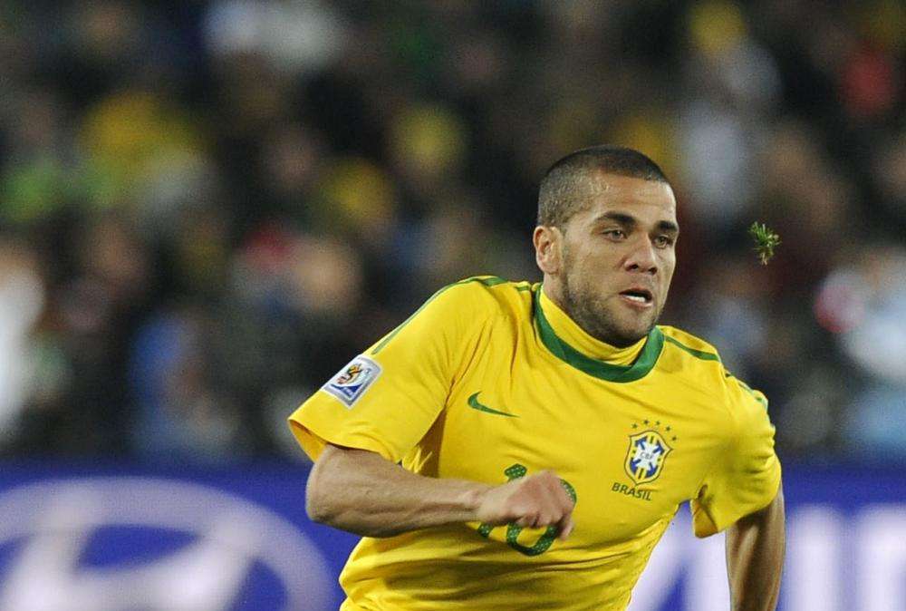 Barça, Zubizarreta: "Cercando sul mercato non c'era un altro Alves"