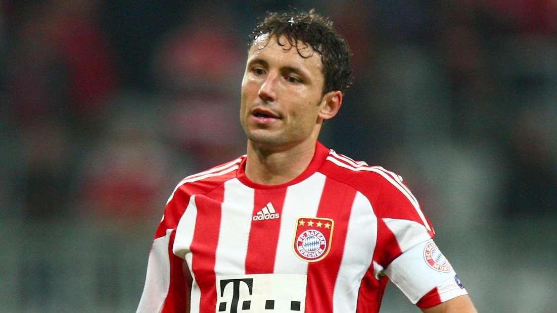 Milan, si pensa a Van Bommel