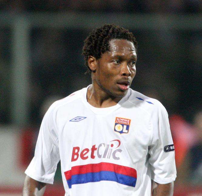 Lione, anche Makoun ai box