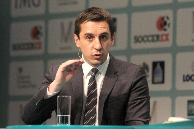 Valencia, Ferguson promuove Neville