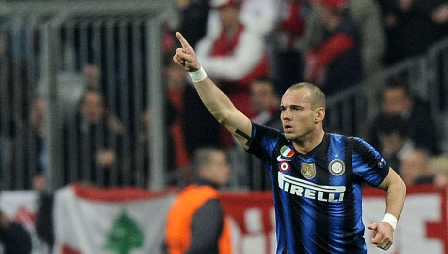 Derby senza fine, Sneijder attacca Van Bommel: "Mi ha colpito duro"