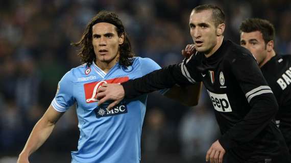 Cavani-Chiellini, che duello! Botte e fair play