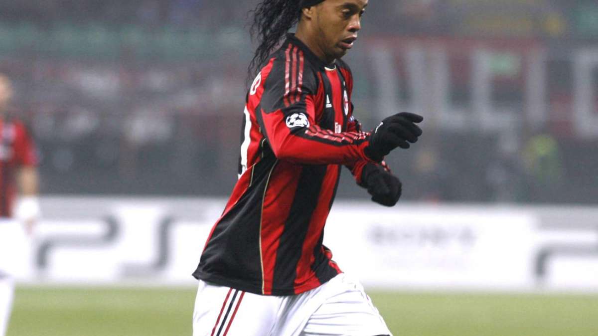 Ronaldinho ha un nuovo tifoso...