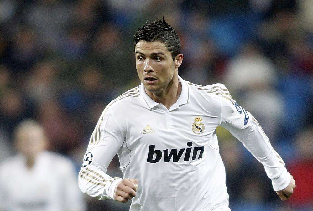 Real Madrid, avanti tra le polemiche