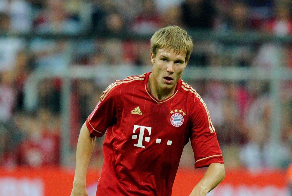 B. Monaco, Badstuber out 10 mesi