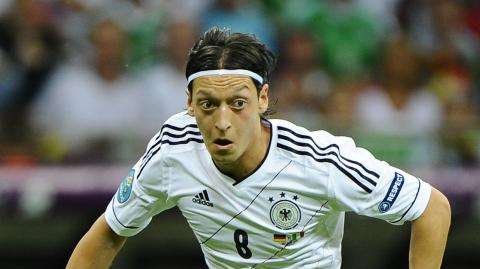 Real Madrid, Ozil: "Pallone d'Oro? Ecco chi voterei..."