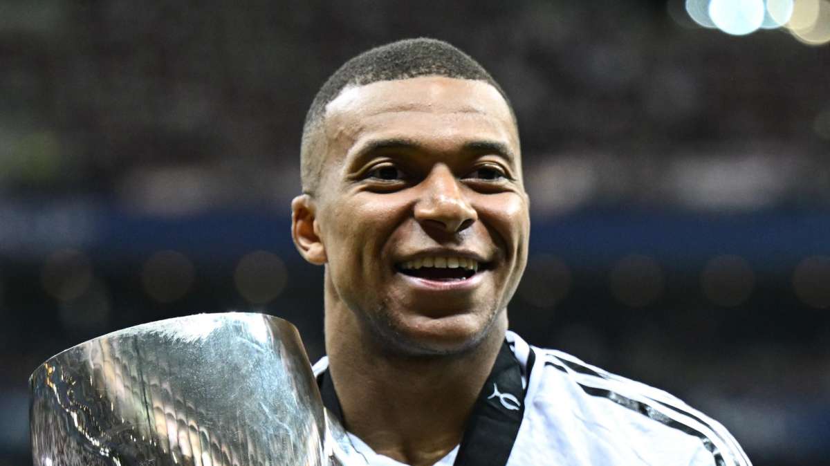 Mbappè si rivolge alla LFP e all’Uefa: vuole dei bonus e tre stipendi non pagati dal PSG. La situazione