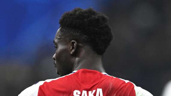 Arsenal, nuovo stop per Saka. L'attaccante è uscito a metà del primo tempo contro il Crystal Palace