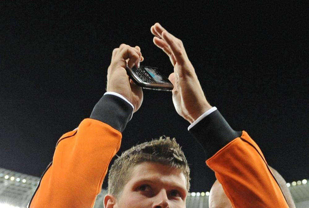 Tottenham, 20 milioni per avere Huntelaar