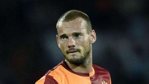 Galatasaray, nuove tensioni: rissa sfiorata tra Eboué e Sneijder