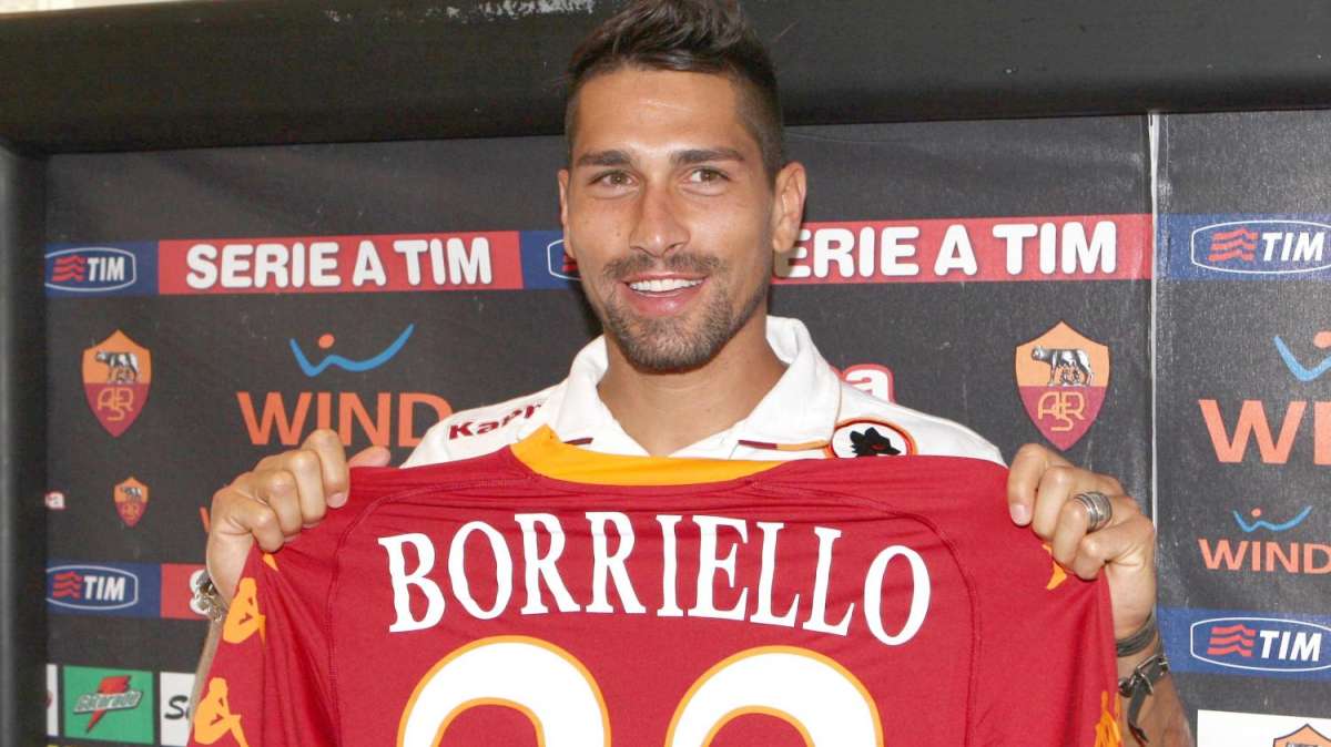 Roma, Borriello: "Napoletano, ma nessun problema con i tifosi romanisti"